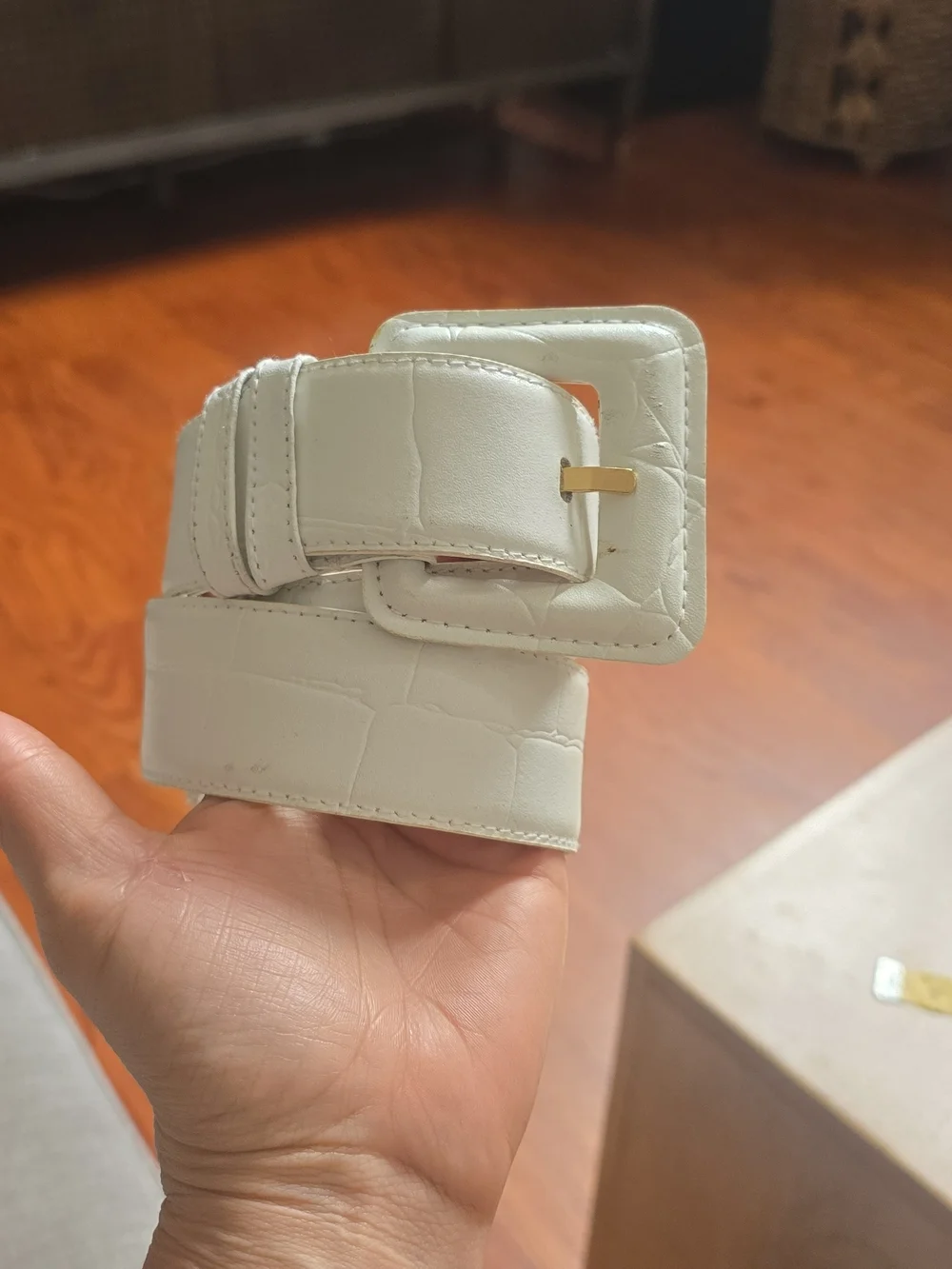 Vintage Karen Scott White Croc-Embossed Leather Belt (Size S)
